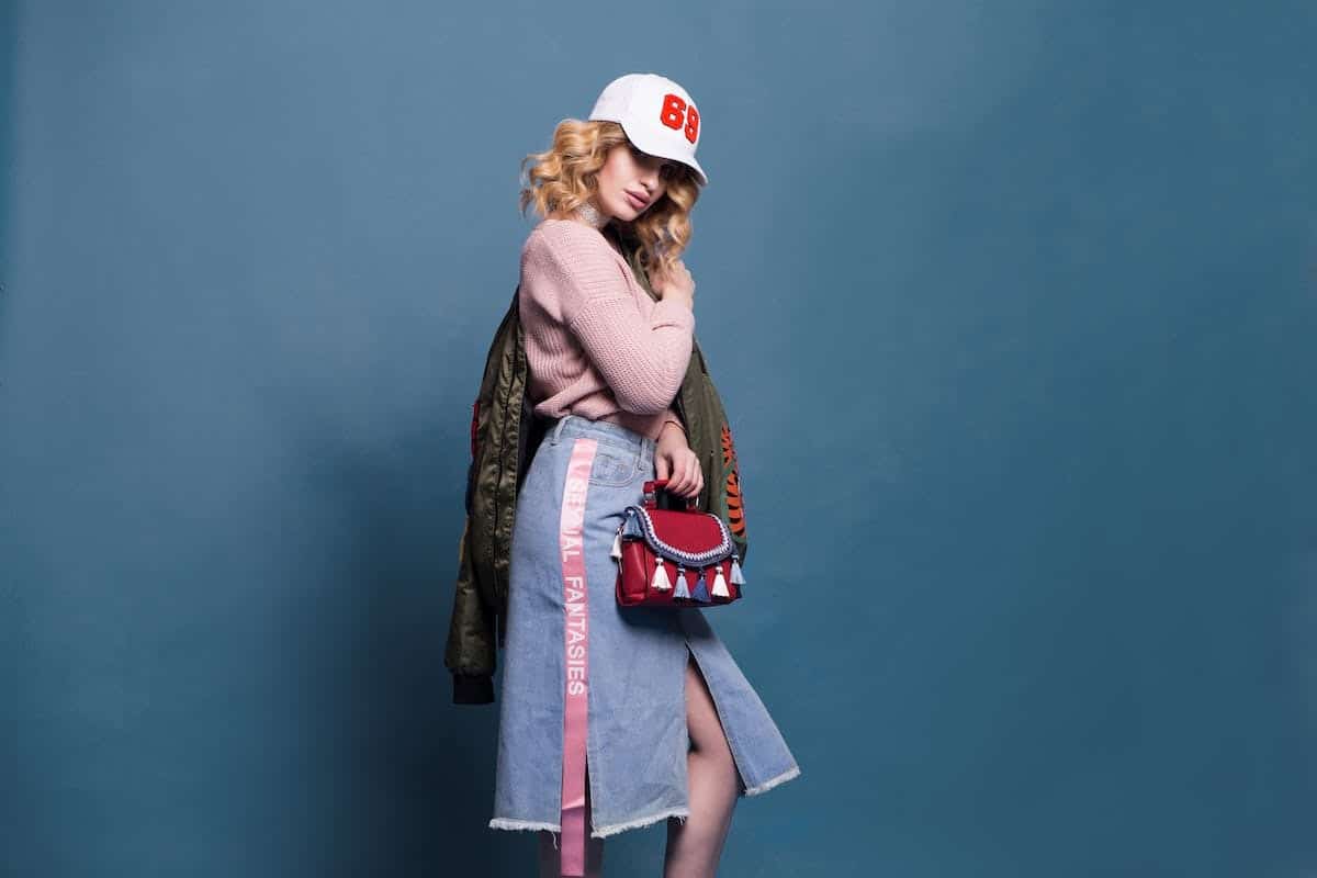 Découvrez les dernières tendances mode pour hommes et femmes de cette saison