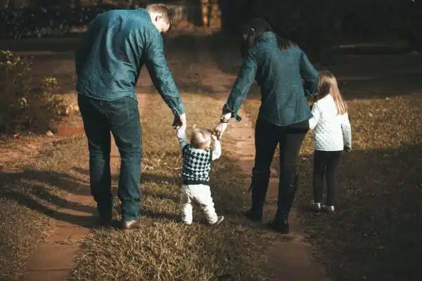 Adoptez des gestes éco-responsables en famille : des actions simples pour préserver l’environnement