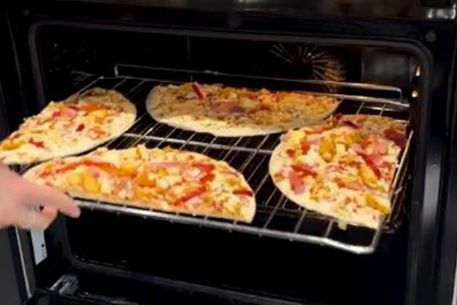 Comment faire cuire une pizza surgelée au micro-onde ?