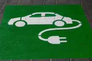 Pourquoi passer à la voiture électrique ? Les avantages et enjeux environnementaux